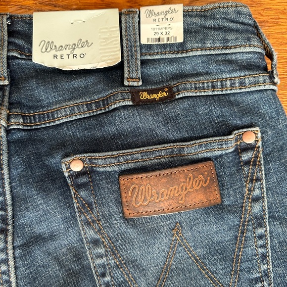 Wrangler Women's Blue Flare Jeans - Picture 5 of 8